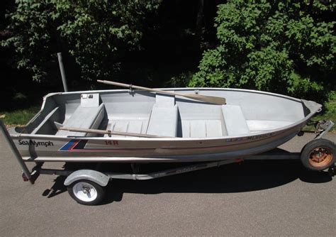 Up for sale 14 ft Klamath aluminum fishing boat with 15 Hp Evinrude 2 stroke, Please see photos for details and text me for any questions that you might have. . Craigslist aluminum boat